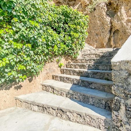 Roca Chica - Parking - Frente Playa - Terraza - Wifi - Bajondillo Y Carihuela Daire Torremolinos Dış mekan fotoğraf