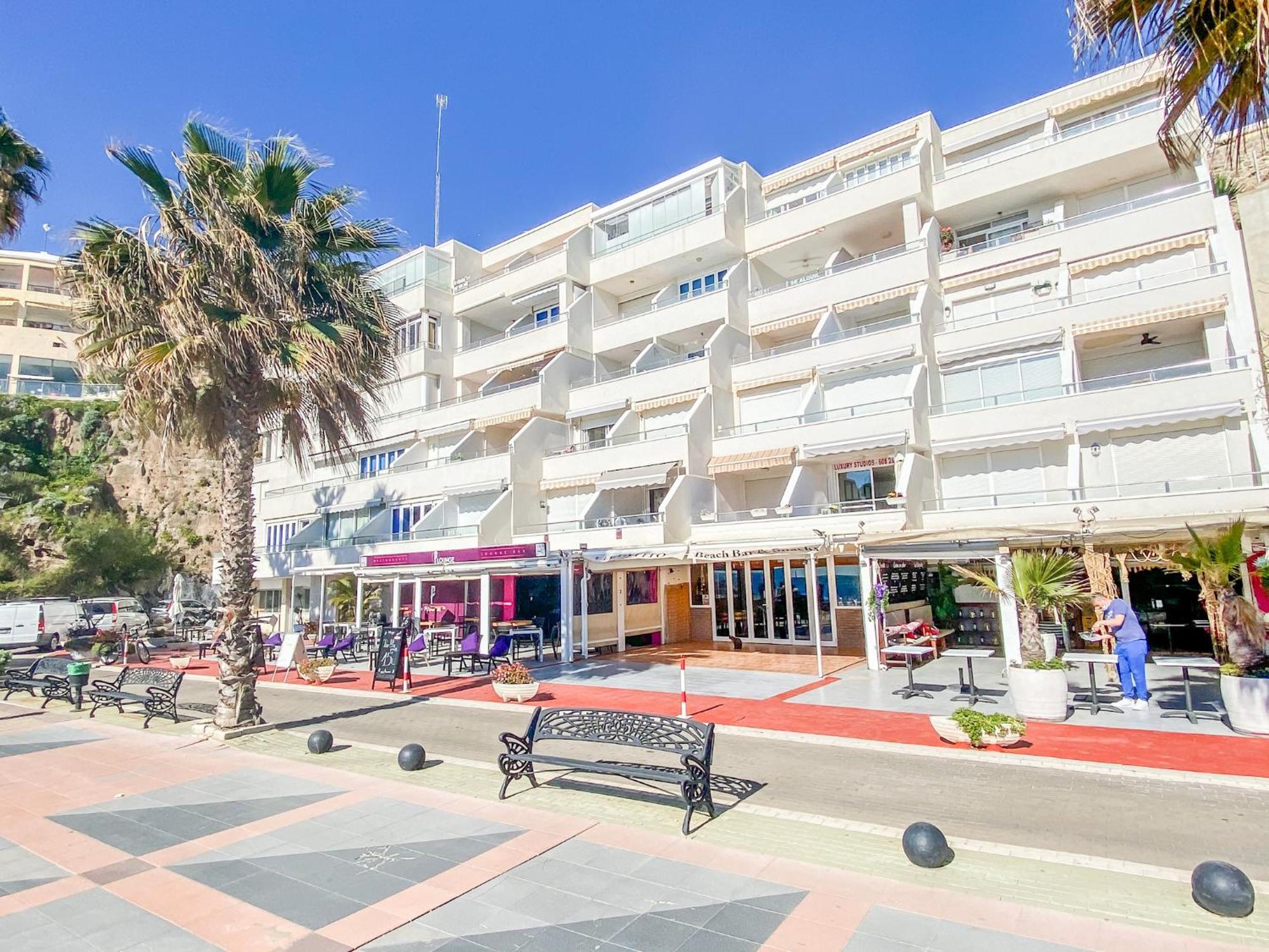 Roca Chica - Parking - Frente Playa - Terraza - Wifi - Bajondillo Y Carihuela Daire Torremolinos Dış mekan fotoğraf