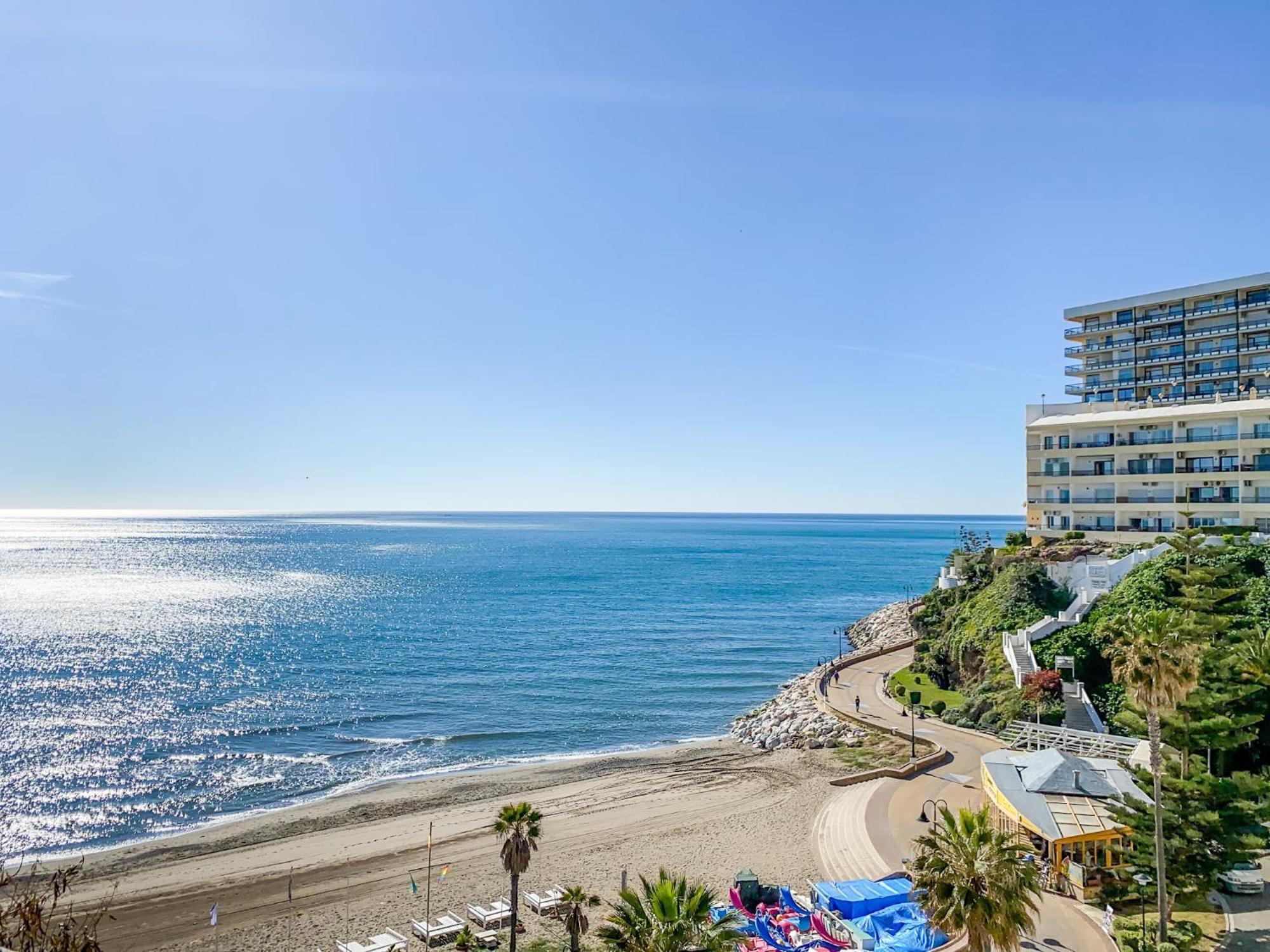 Roca Chica - Parking - Frente Playa - Terraza - Wifi - Bajondillo Y Carihuela Daire Torremolinos Dış mekan fotoğraf