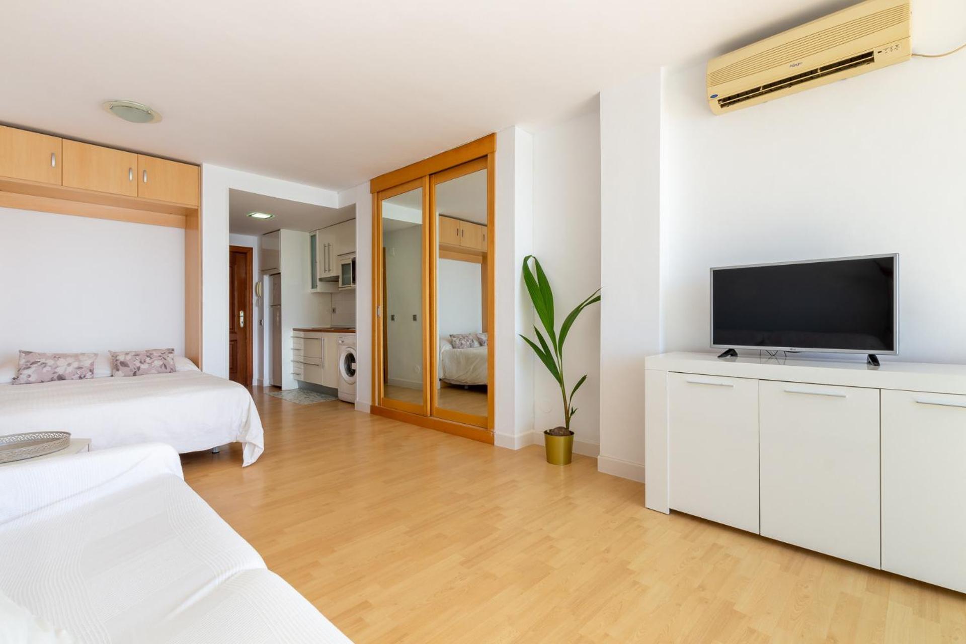 Roca Chica - Parking - Frente Playa - Terraza - Wifi - Bajondillo Y Carihuela Daire Torremolinos Dış mekan fotoğraf