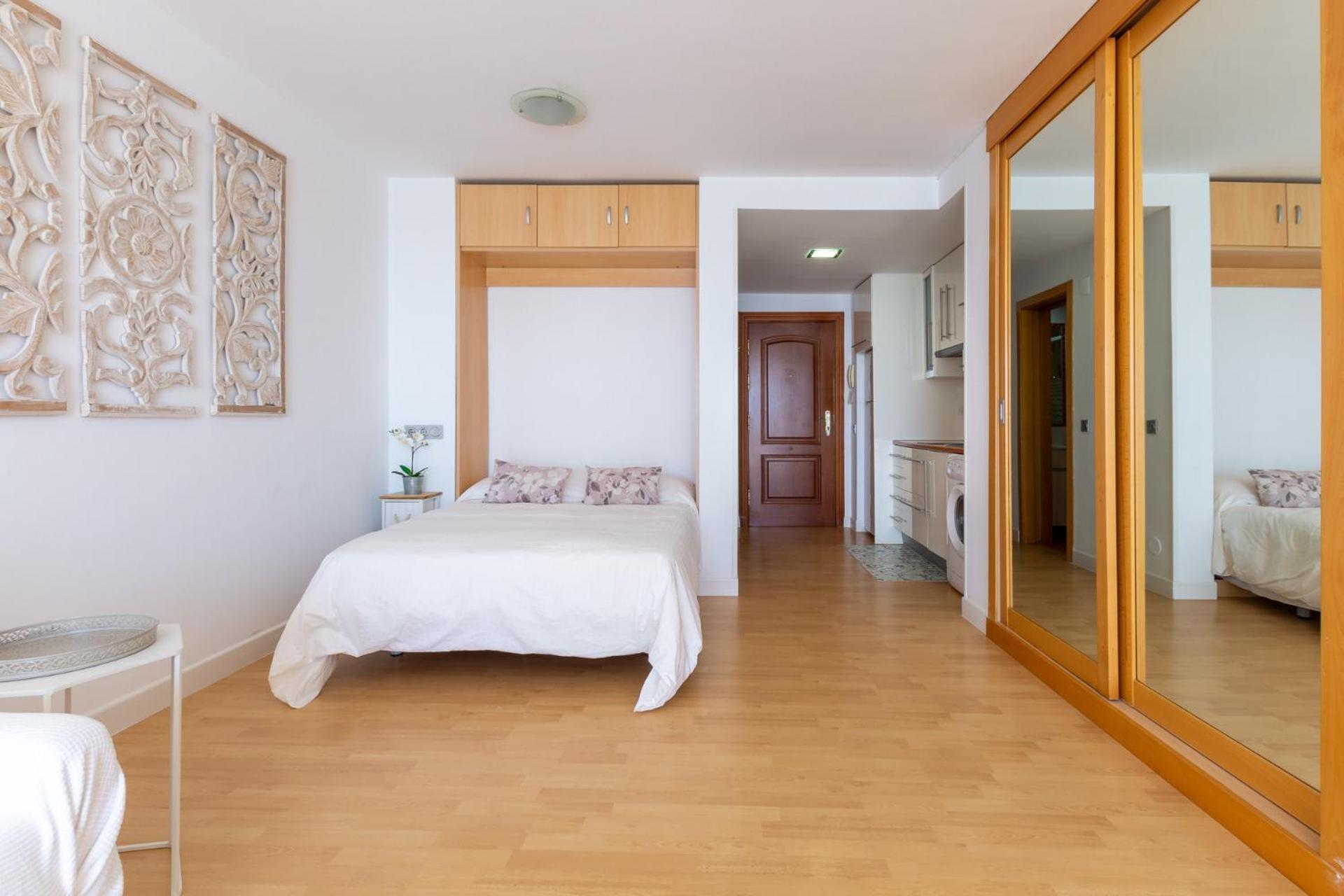 Roca Chica - Parking - Frente Playa - Terraza - Wifi - Bajondillo Y Carihuela Daire Torremolinos Dış mekan fotoğraf