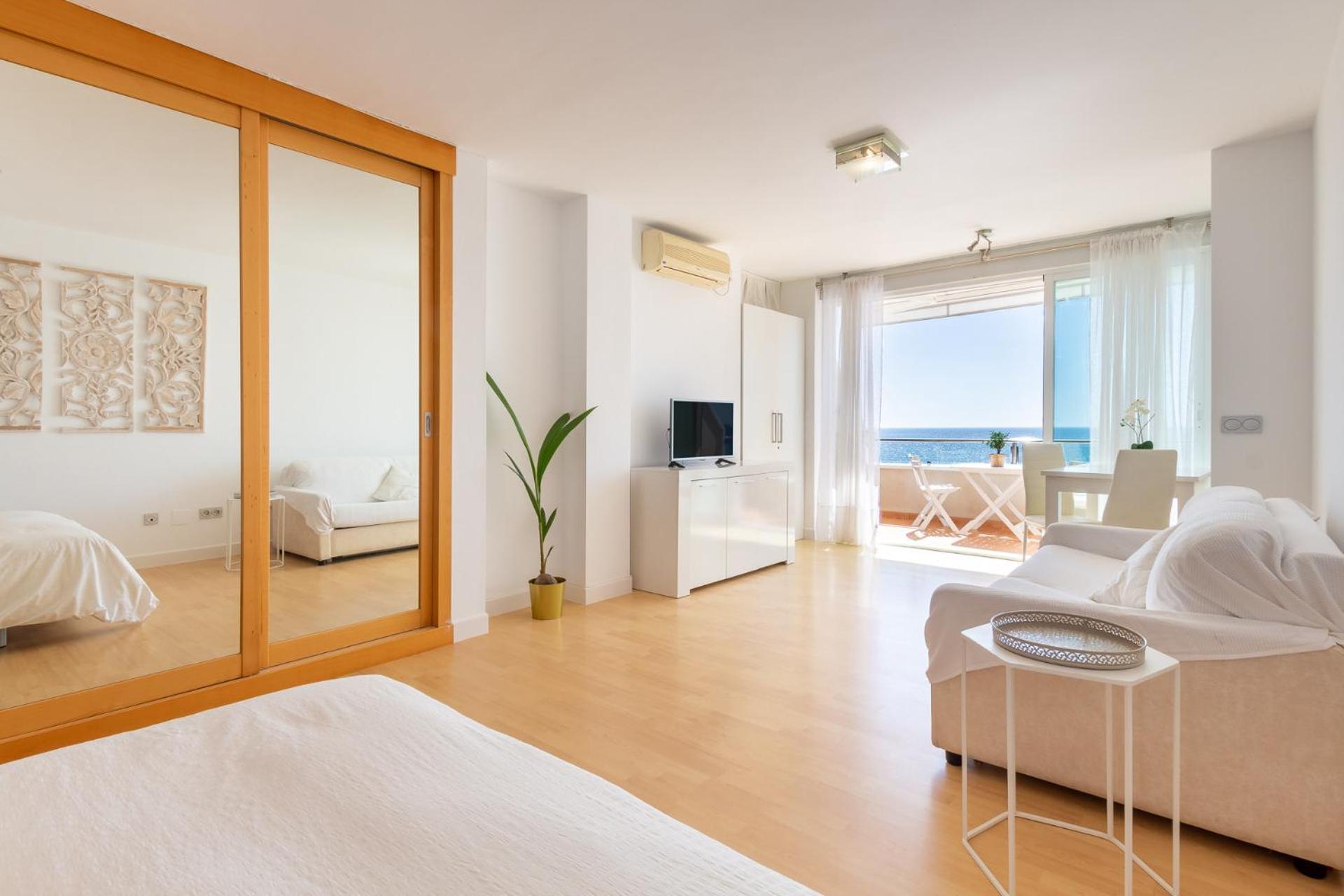 Roca Chica - Parking - Frente Playa - Terraza - Wifi - Bajondillo Y Carihuela Daire Torremolinos Dış mekan fotoğraf